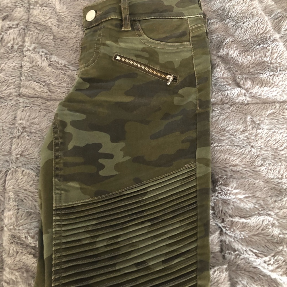 Camp pants